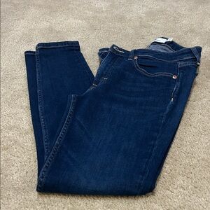Vineyard Vines Dark Blue Women's High Rise  Skinny Jean. Size 26. EUC
